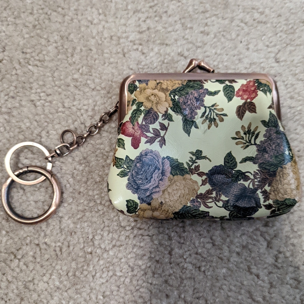 Kiss lock wallet